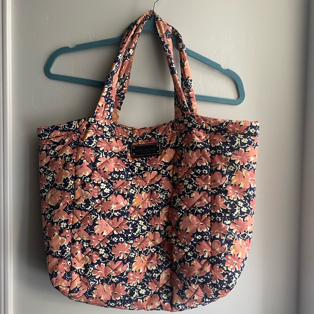 Marc Jacobs Large Quilted Tote Bag EUC | Women’s Wild Floral Purse |Snap Closure